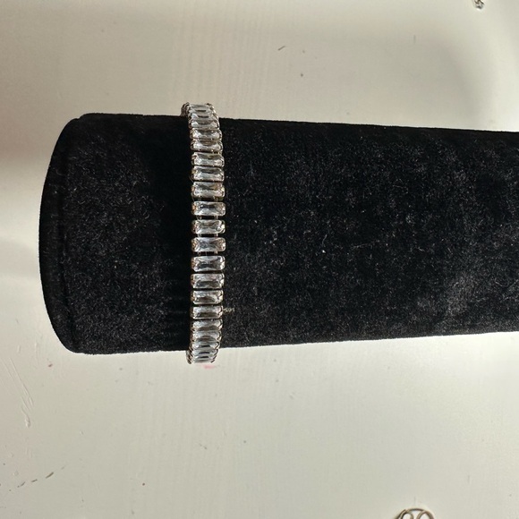 Cute diamond choker - Picture 2 of 3